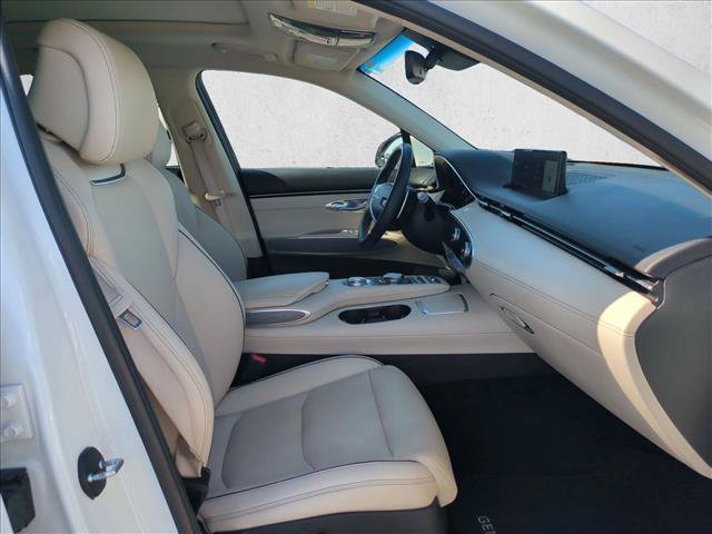 Used 2023 Genesis GV70 2.5T w/ Advanced Package AWD/4WD image 22
