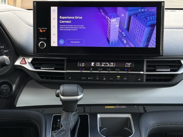 Used 2025 Toyota Sienna XLE FWD image 17