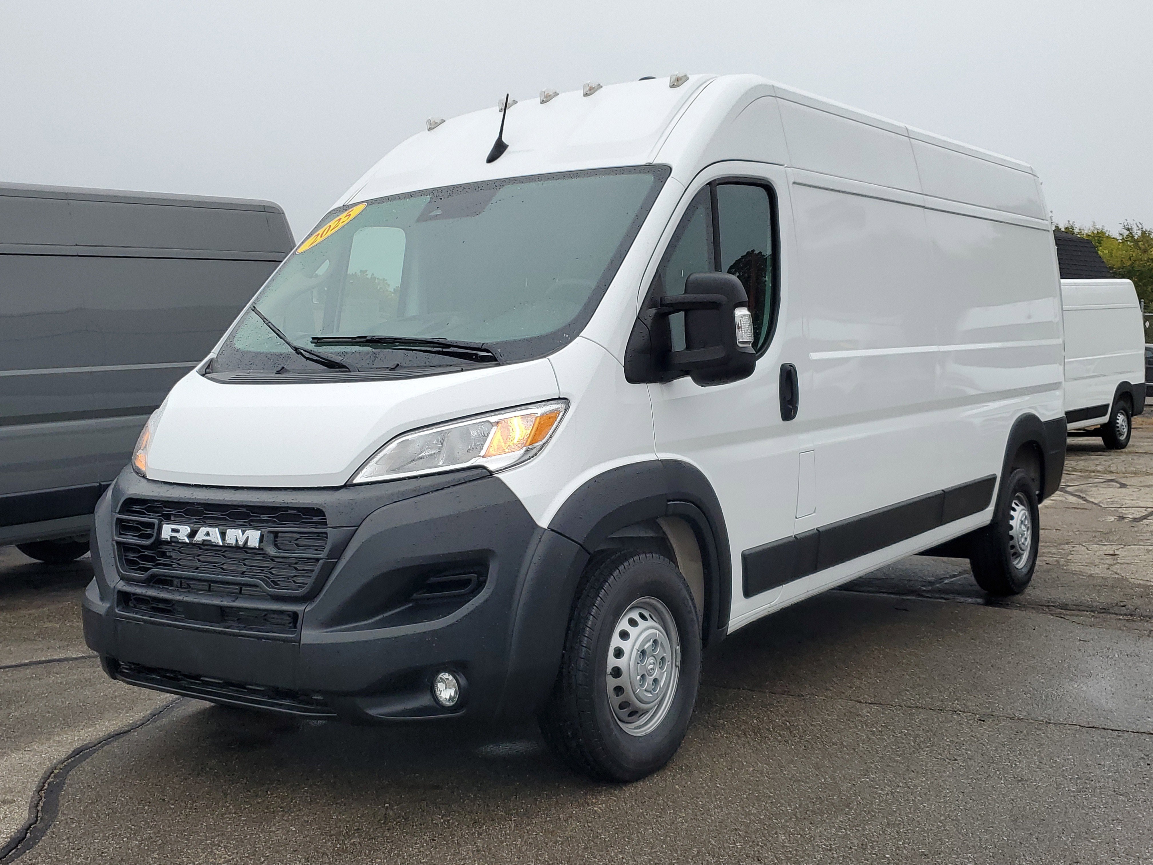 Used 2025 RAM ProMaster 2500 w/ Convenience Group image 2