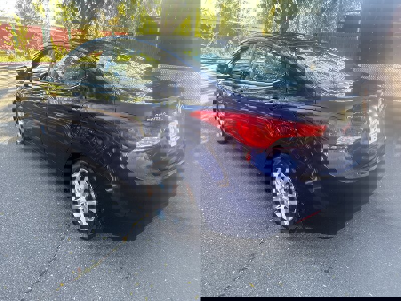 Used 2013 Hyundai Elantra GLS w/ Preferred Pkg image 3