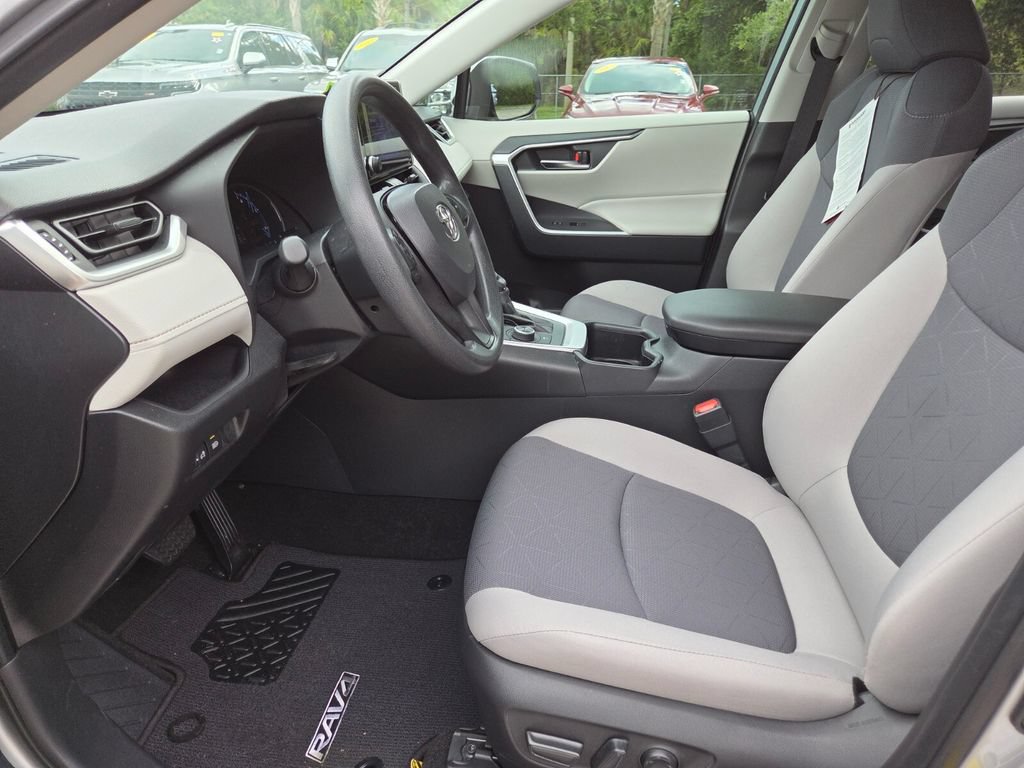 Certified 2025 Toyota RAV4 XLE AWD/4WD image 25