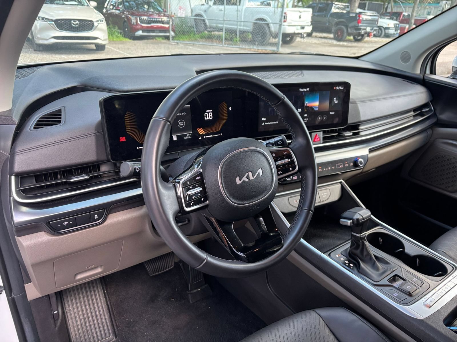Used 2026 Kia Carnival FWD image 36