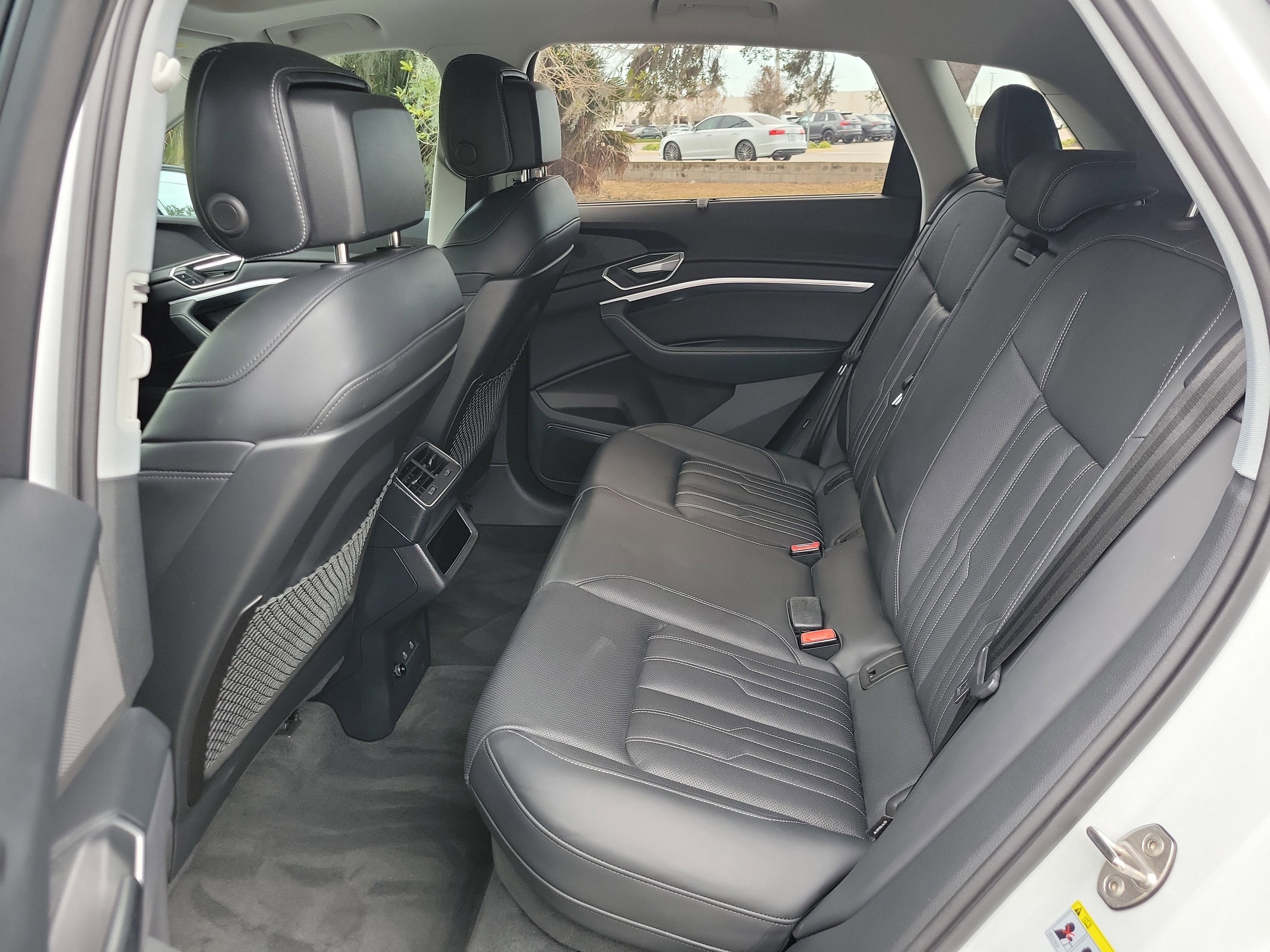 Used 2024 Audi Q8 e-tron Prestige w/ Prestige Package image 17