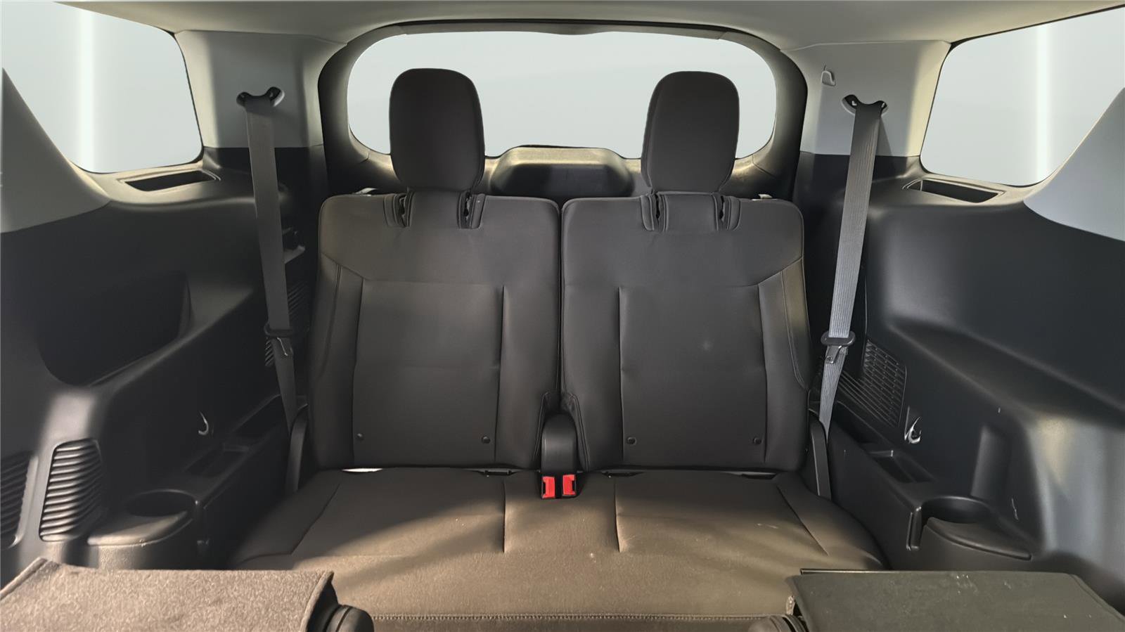 Used 2023 Ford Explorer XLT RWD image 16
