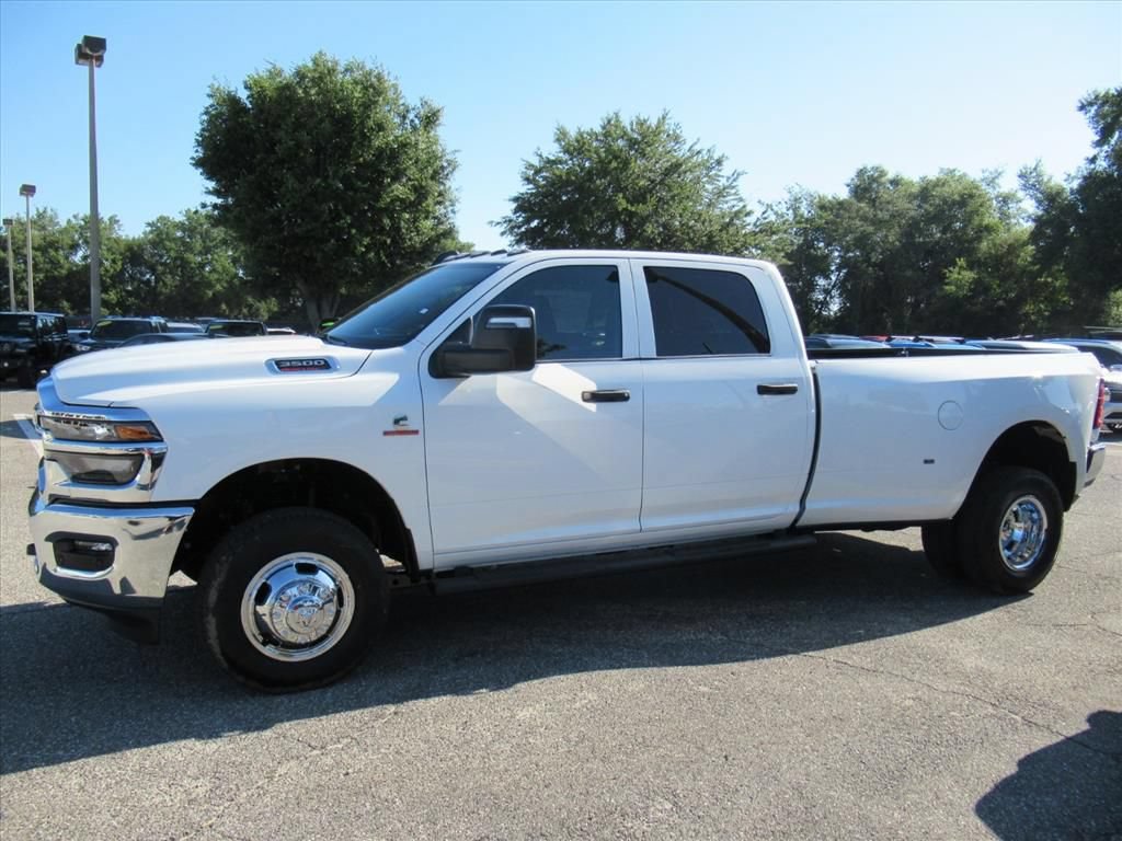 New 2026 RAM 3500 Tradesman AWD/4WD image 4