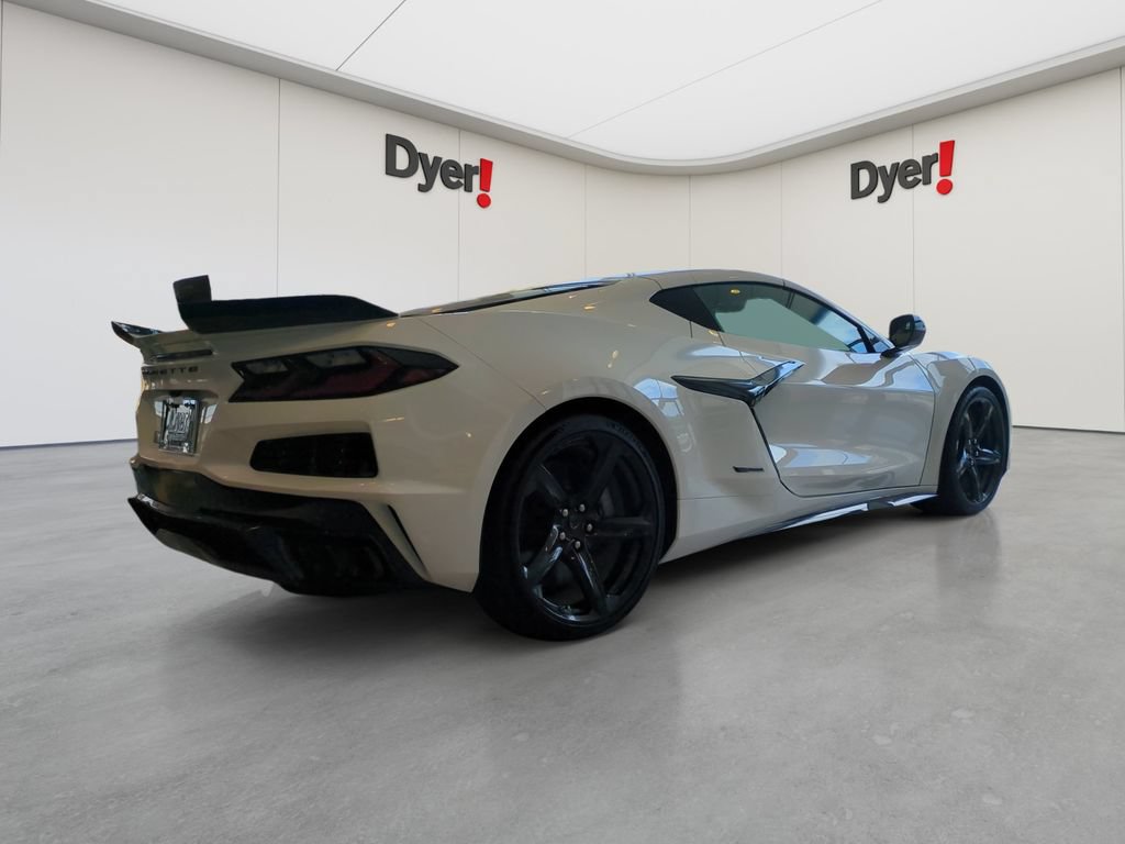 New 2025 Chevrolet Corvette E-Ray w/ Stealth Interior Trim Package AWD/4WD image 4