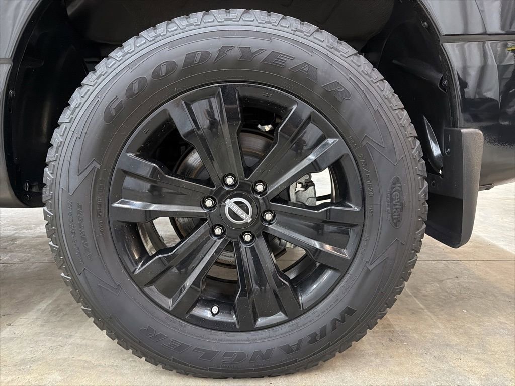 Used 2023 Nissan Titan SV w/ SV Convenience Package image 14