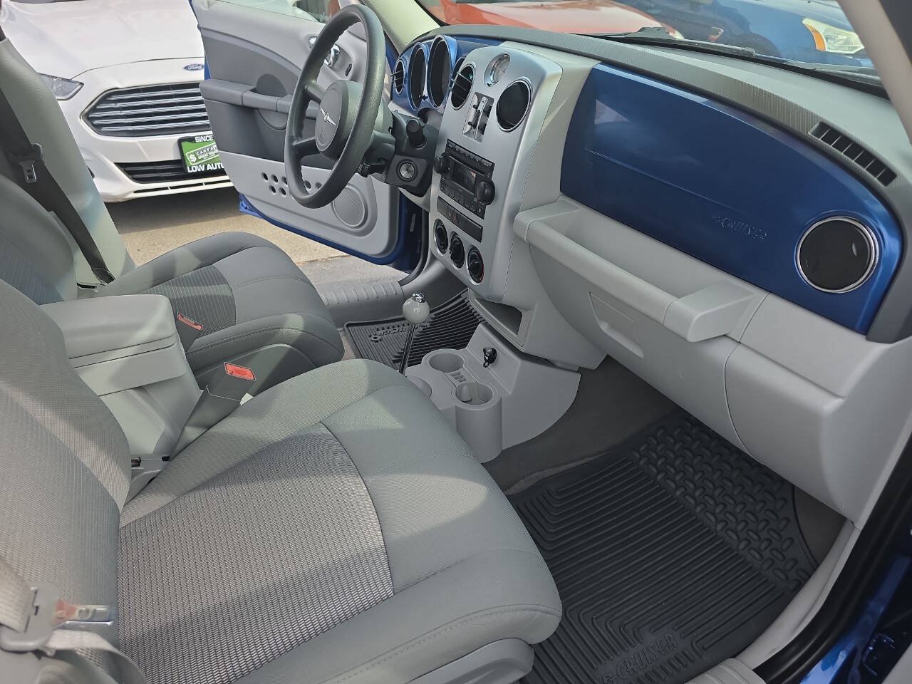 Used 2008 Chrysler PT Cruiser Touring FWD image 10