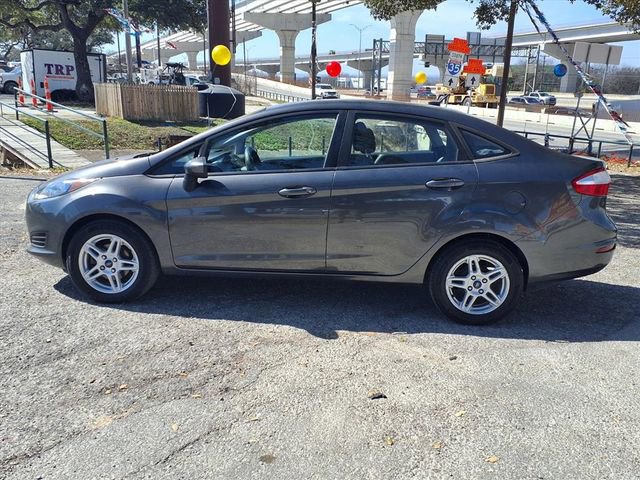 Used 2017 Ford Fiesta SE image 4