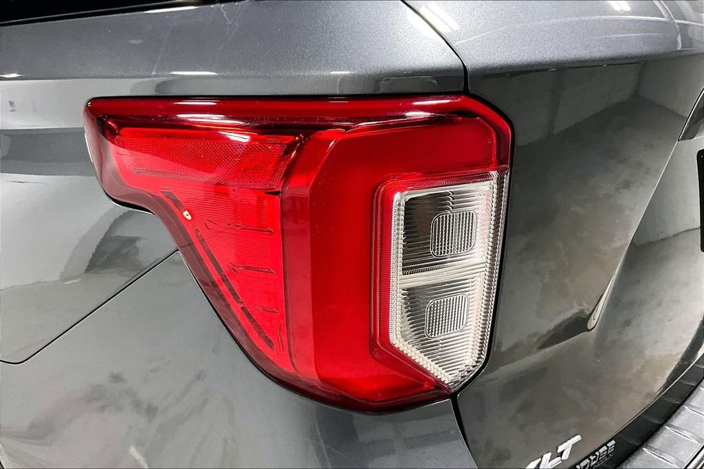 Used 2023 Ford Explorer XLT w/ Equipment Group 202A image 40