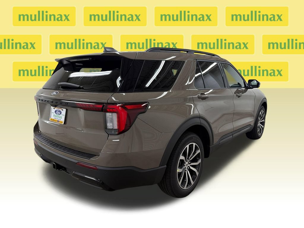 New 2027 Ford Explorer ST-Line RWD image 3