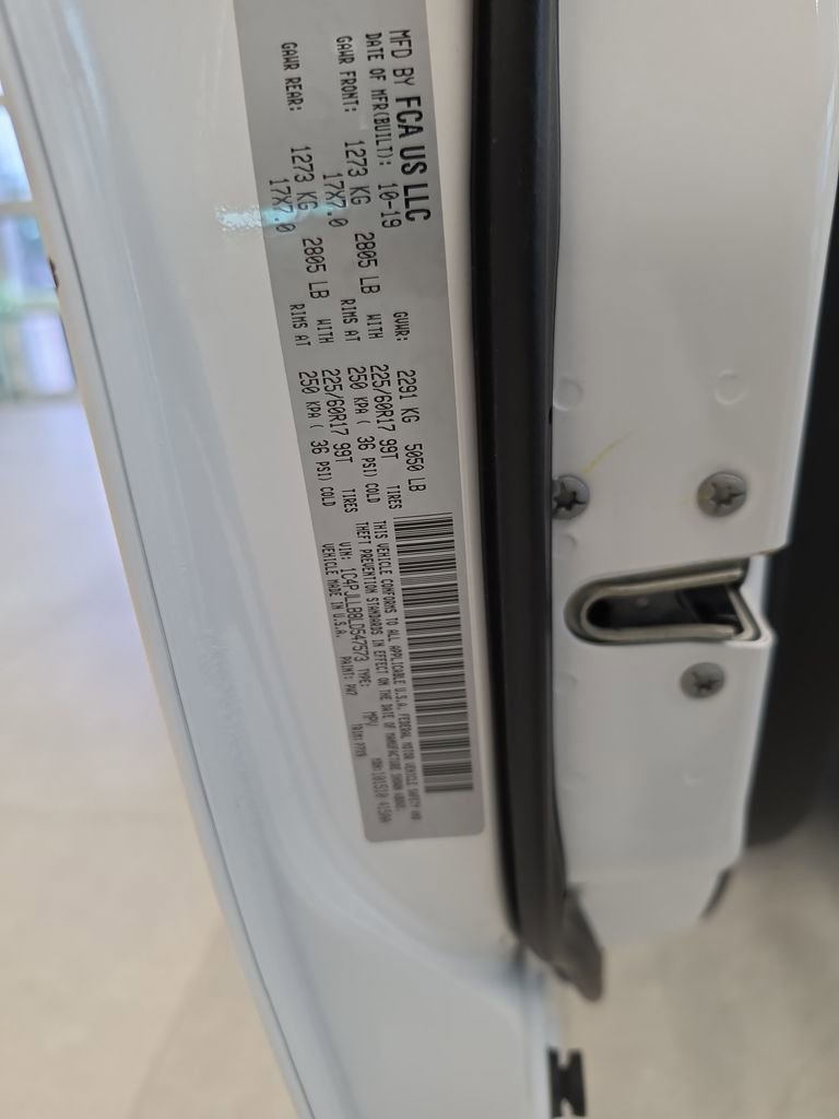 Used 2020 Jeep Cherokee Latitude Plus FWD image 37