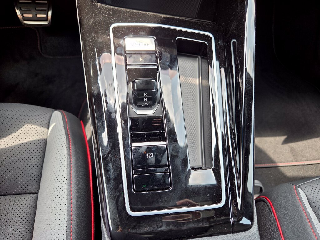 New 2026 Volkswagen GTI SE FWD image 17