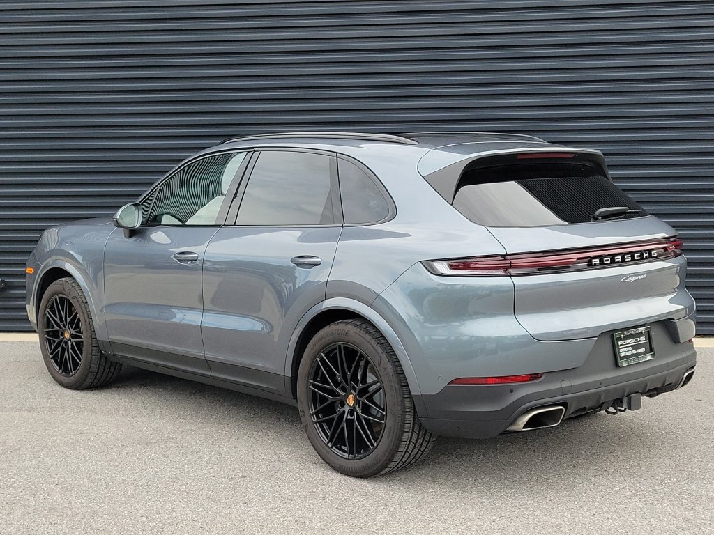 Certified 2026 Porsche Cayenne AWD/4WD image 3