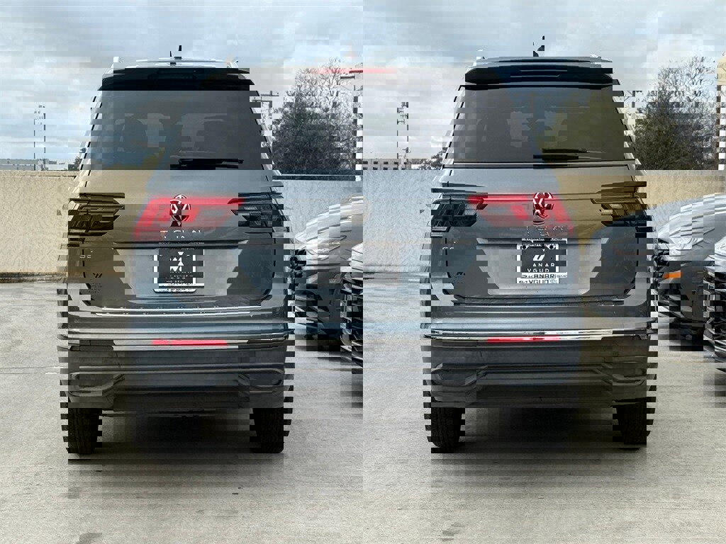 Used 2023 Volkswagen Tiguan SE image 8