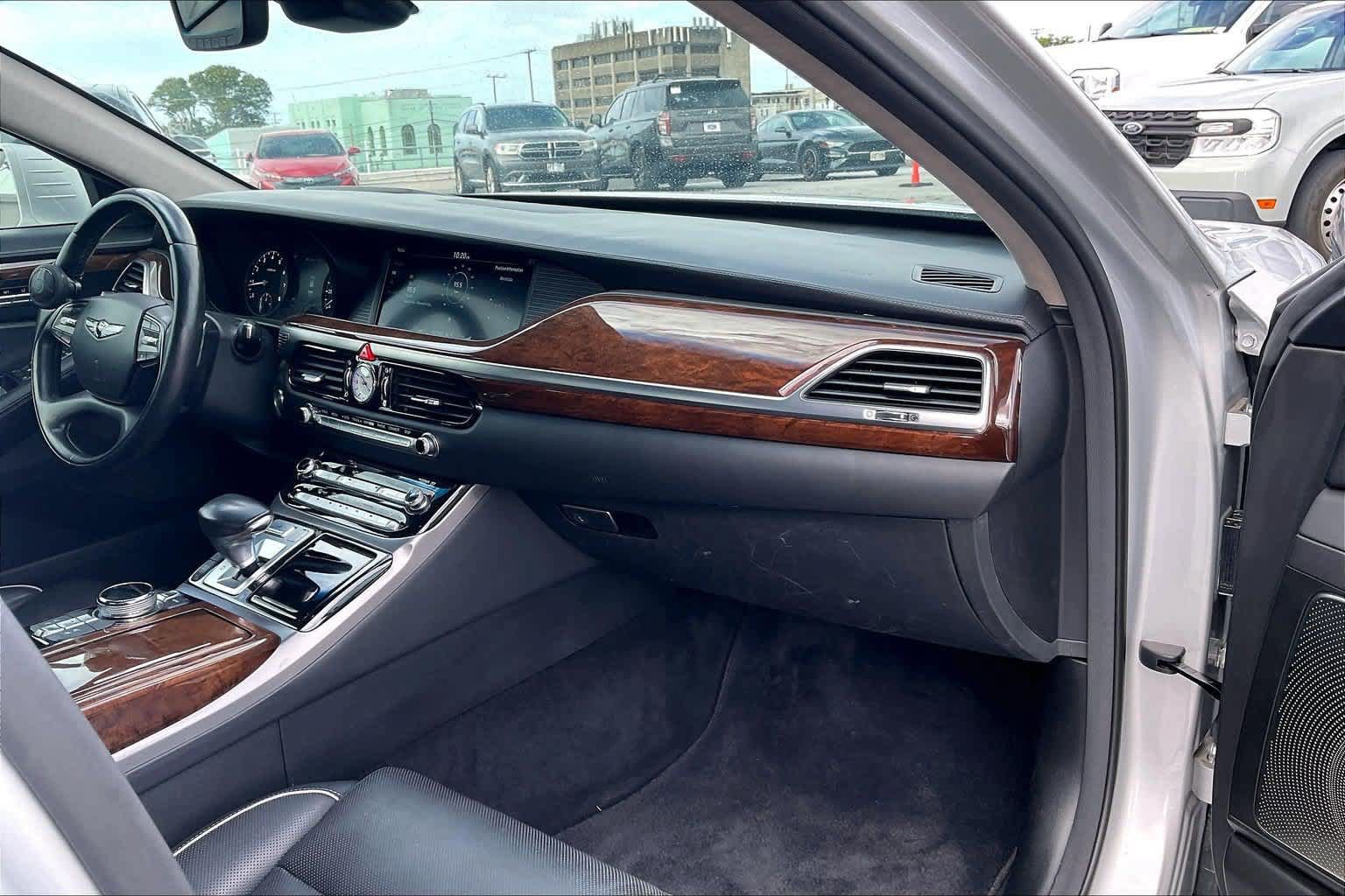 Used 2019 Genesis G90 5.0 Ultimate RWD image 23