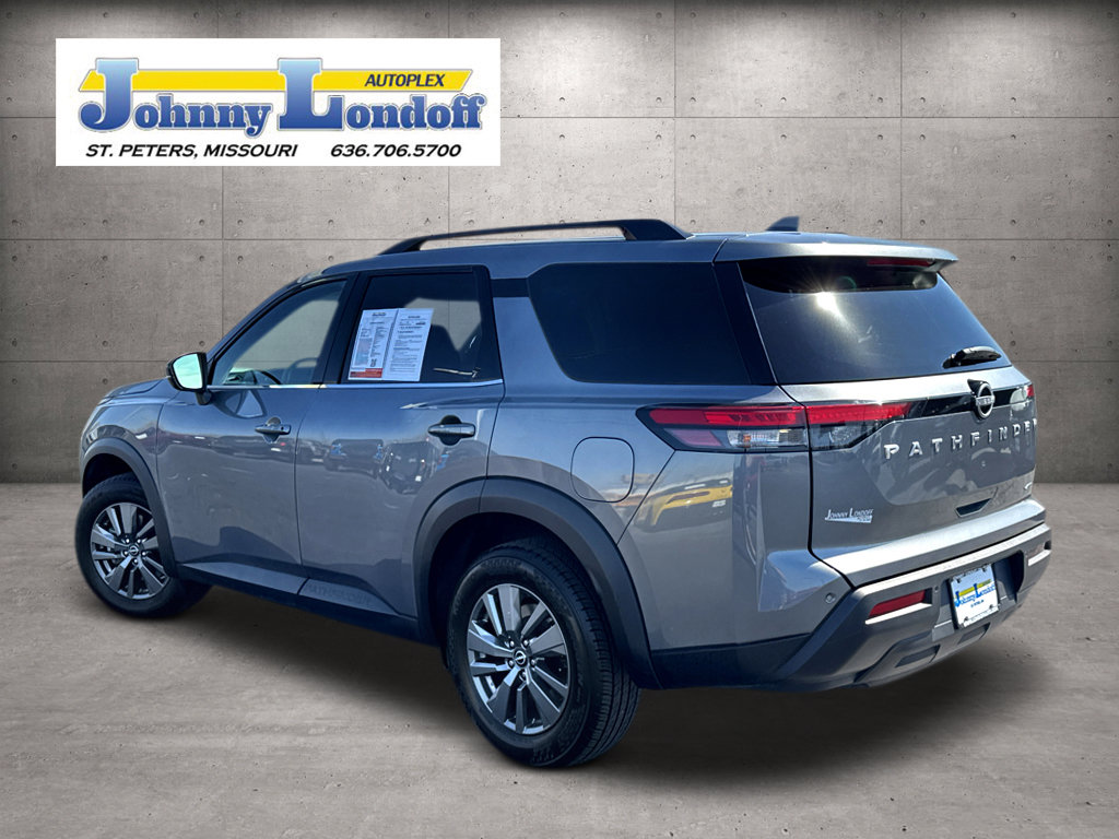 Used 2025 Nissan Pathfinder SV AWD/4WD image 3