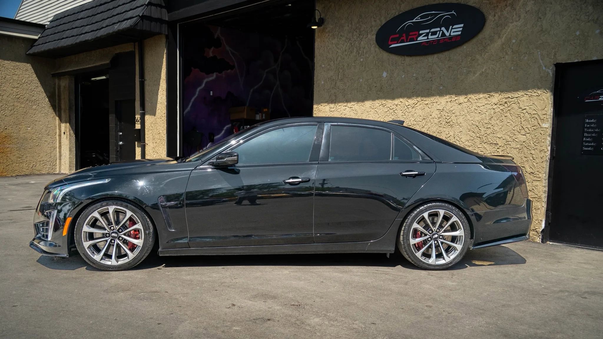 Used 2018 Cadillac CTS V w/ Luxury Package RWD image 5