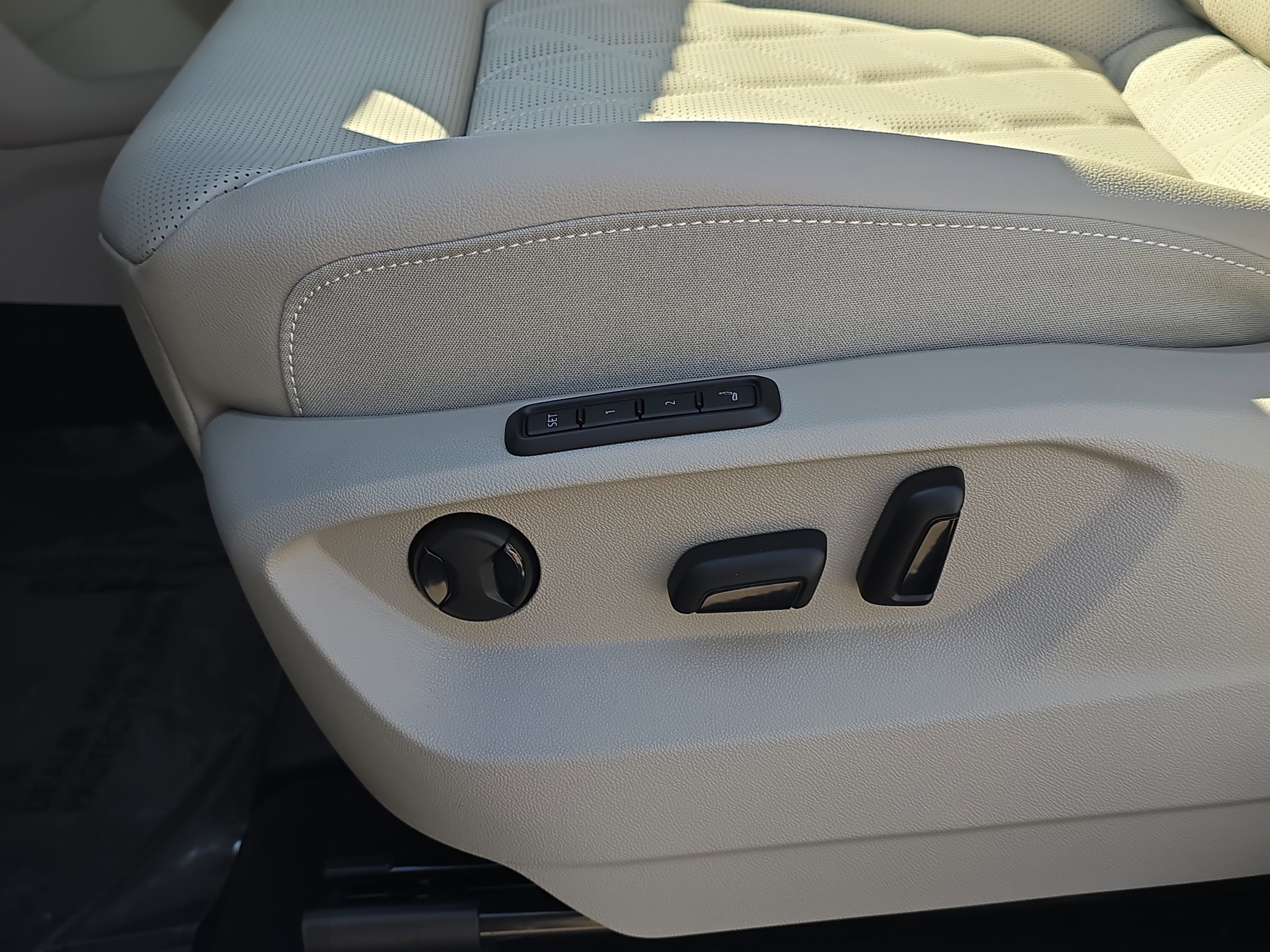 New 2026 Volkswagen Atlas SEL Premium R-Line image 21