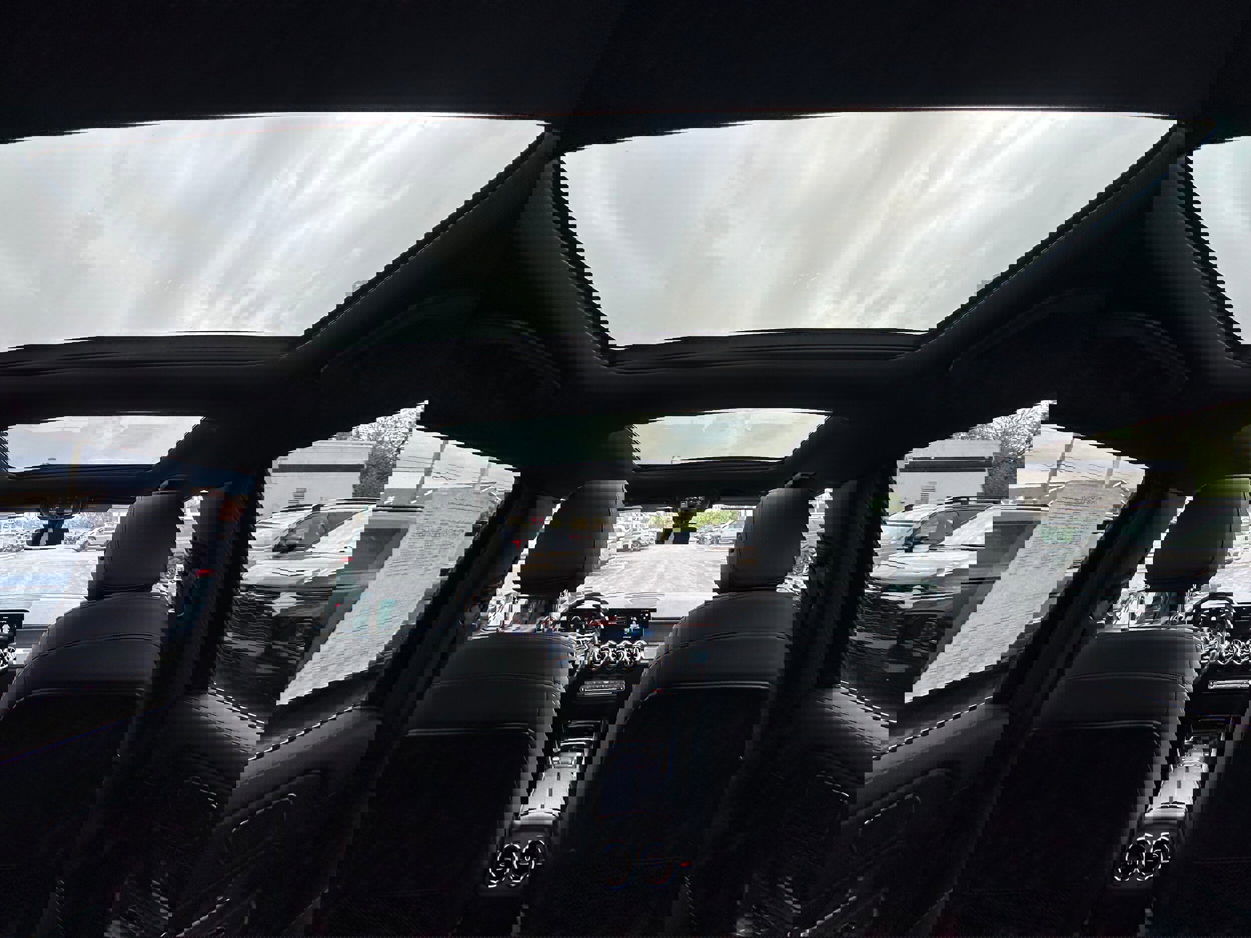 Used 2021 Mercedes-Benz GLB 250 4MATIC image 12