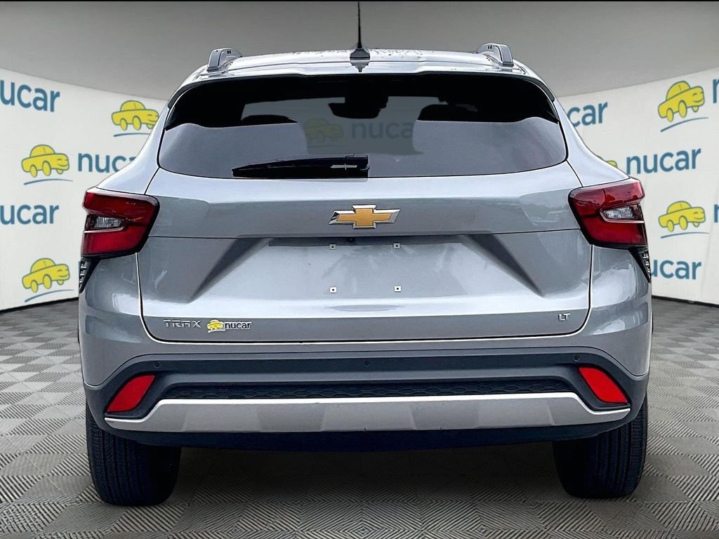 Used 2024 Chevrolet Trax LT w/ Driver Confidence Package FWD image 5