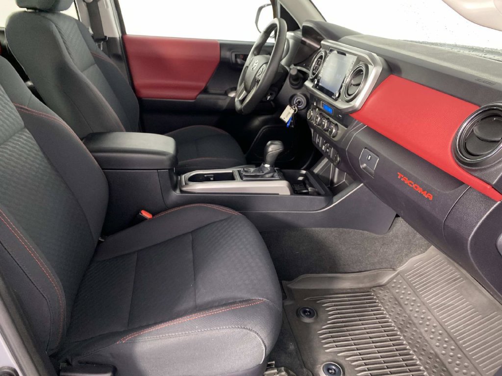 Used 2021 Toyota Tacoma SR5 AWD/4WD image 11