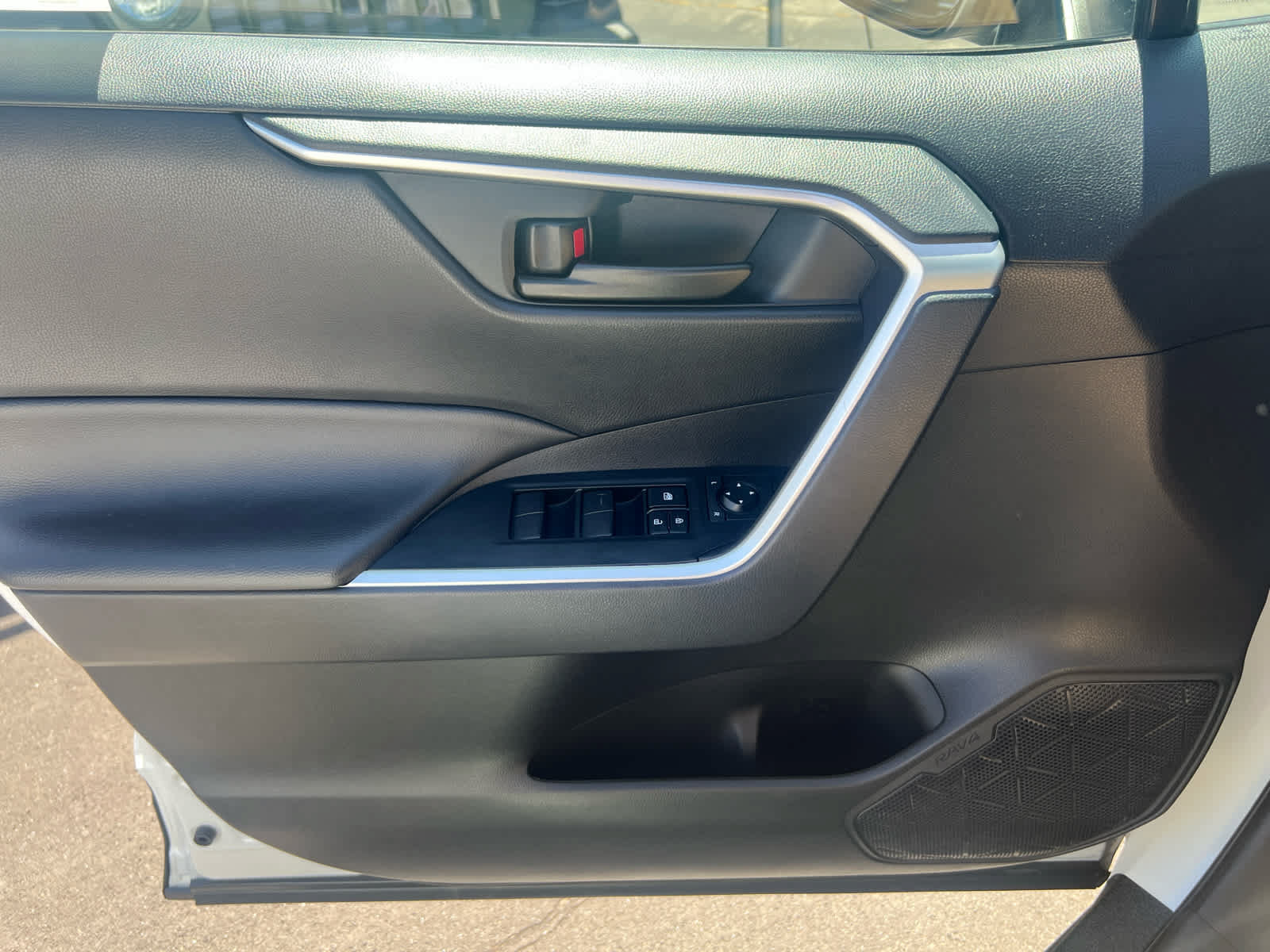 Certified 2025 Toyota RAV4 LE AWD/4WD image 13