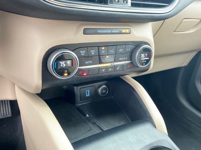 Used 2020 Ford Escape Titanium image 13
