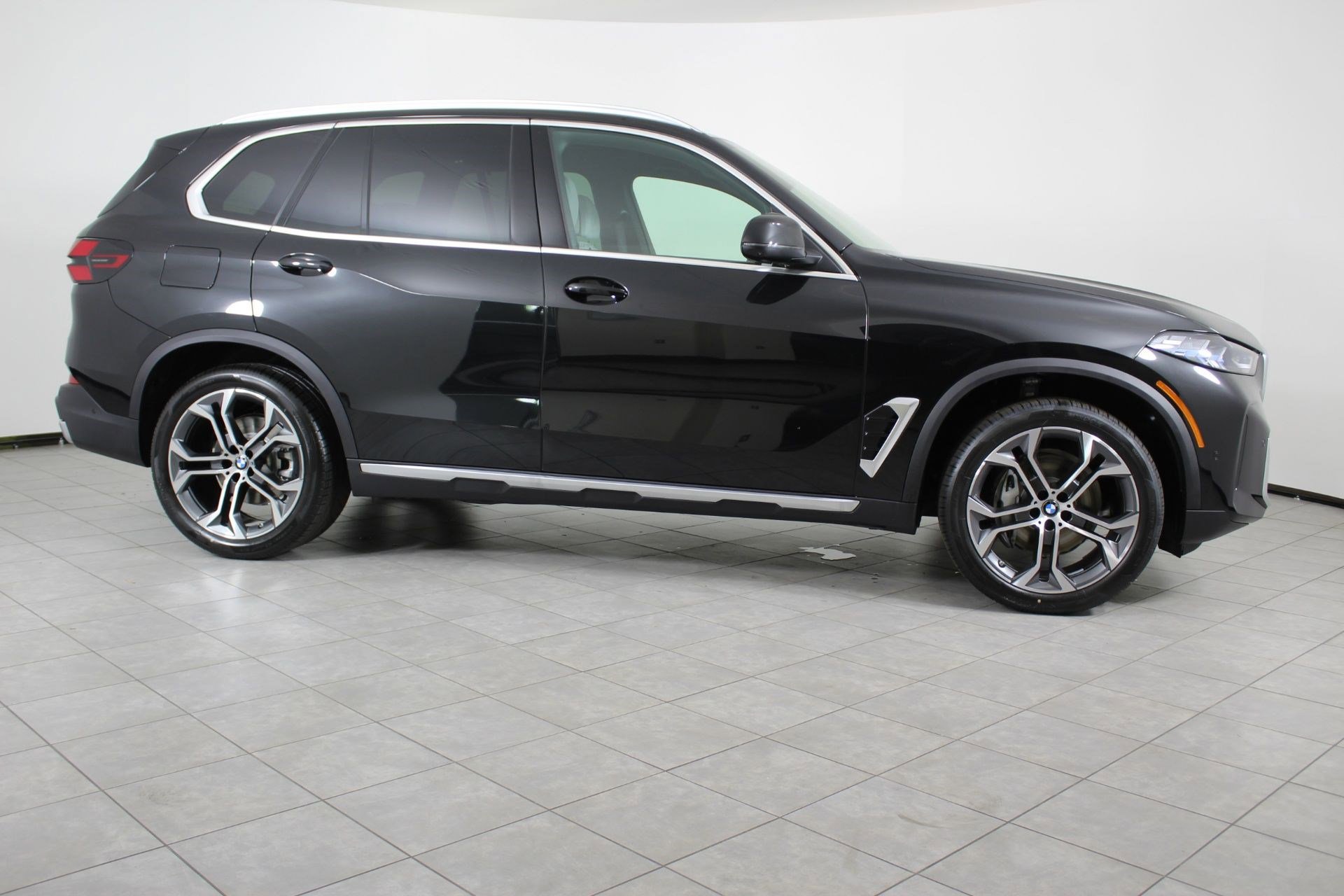 New 2026 BMW X5 xDrive40i AWD/4WD image 8
