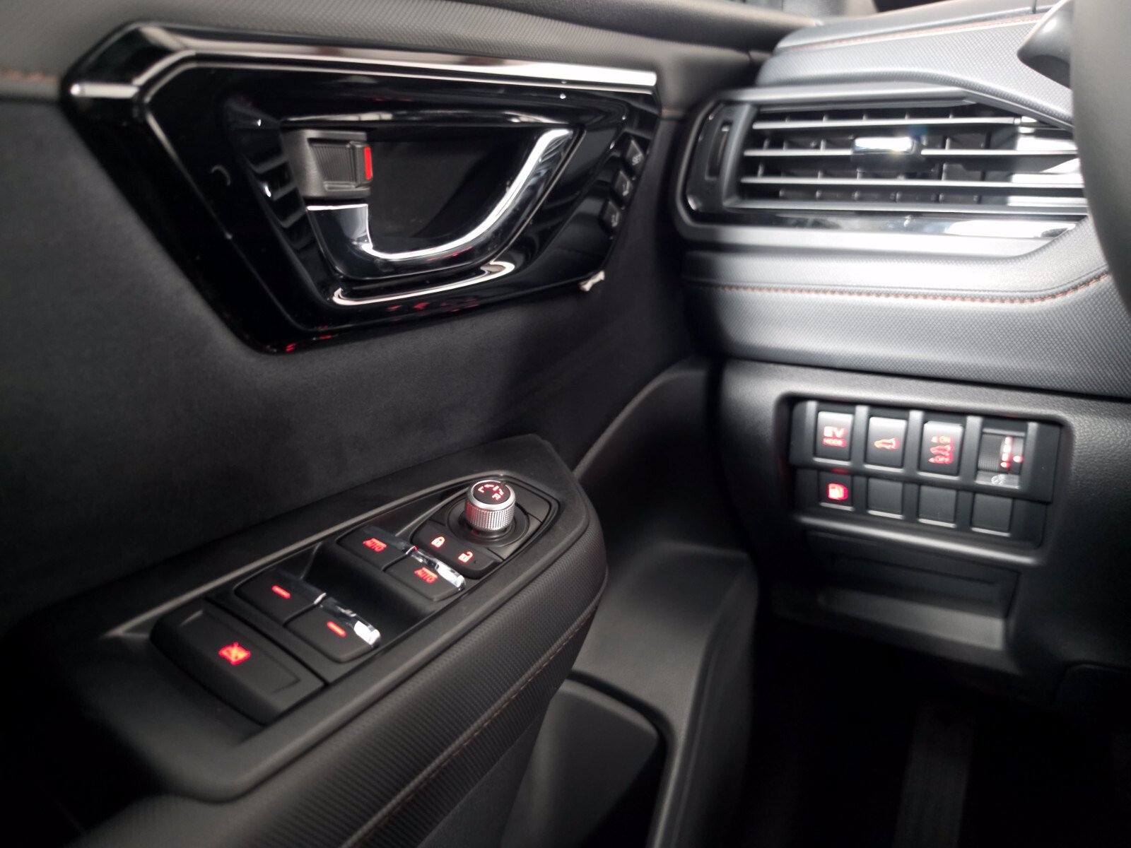 New 2026 Subaru Forester Touring AWD/4WD image 38
