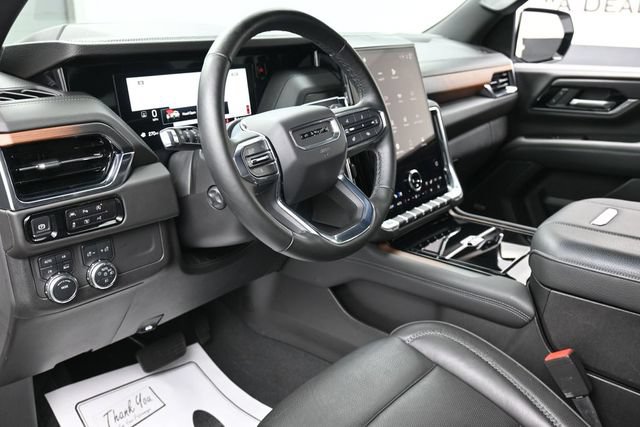 Used 2025 GMC Yukon XL Denali AWD/4WD image 14