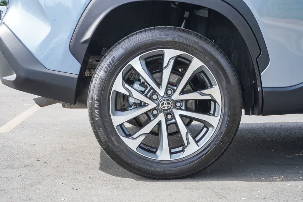 Used 2023 Toyota Corolla Cross XLE FWD image 8