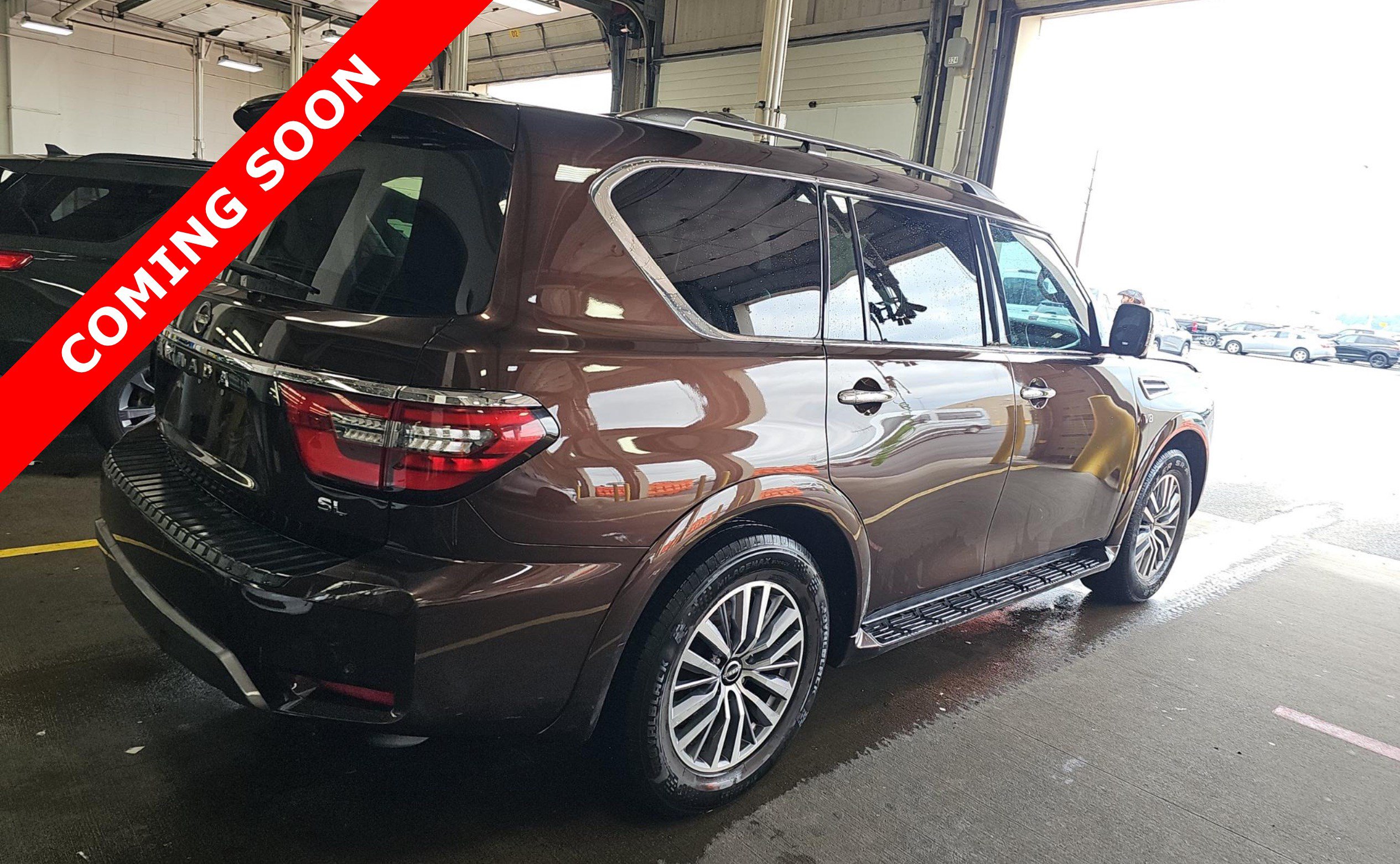 Used 2022 Nissan Armada SL w/ Captain's Chairs Package RWD image 3