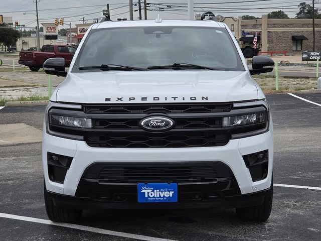Used 2022 Ford Expedition Limited AWD/4WD image 3