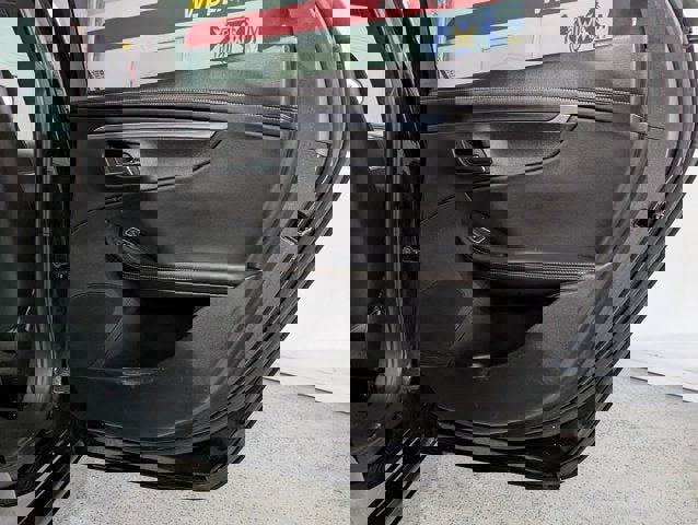 Used 2016 Chevrolet Impala LT w/ Convenience Package image 25