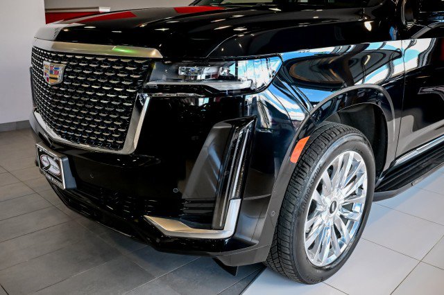 Used 2023 Cadillac Escalade ESV Premium Luxury image 9