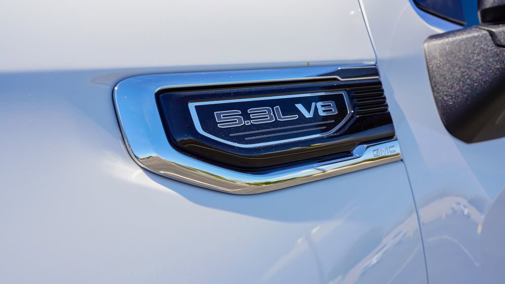 New 2026 GMC Sierra 1500 SLE image 8