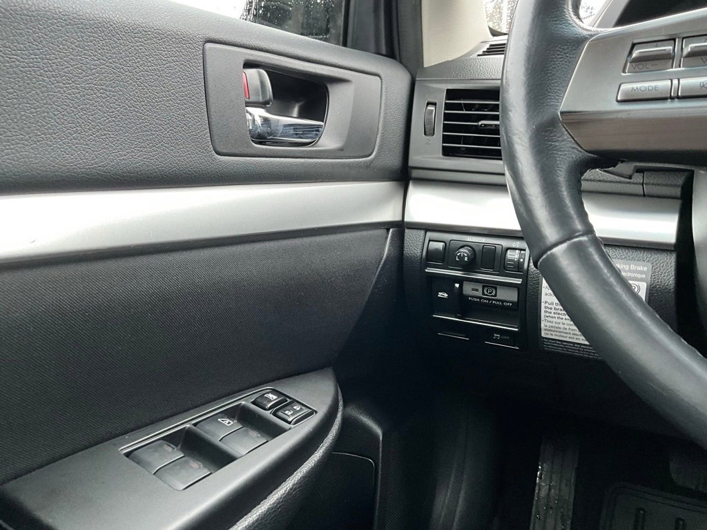 Used 2011 Subaru Outback 2.5i Premium w/ All-Weather Pkg image 23