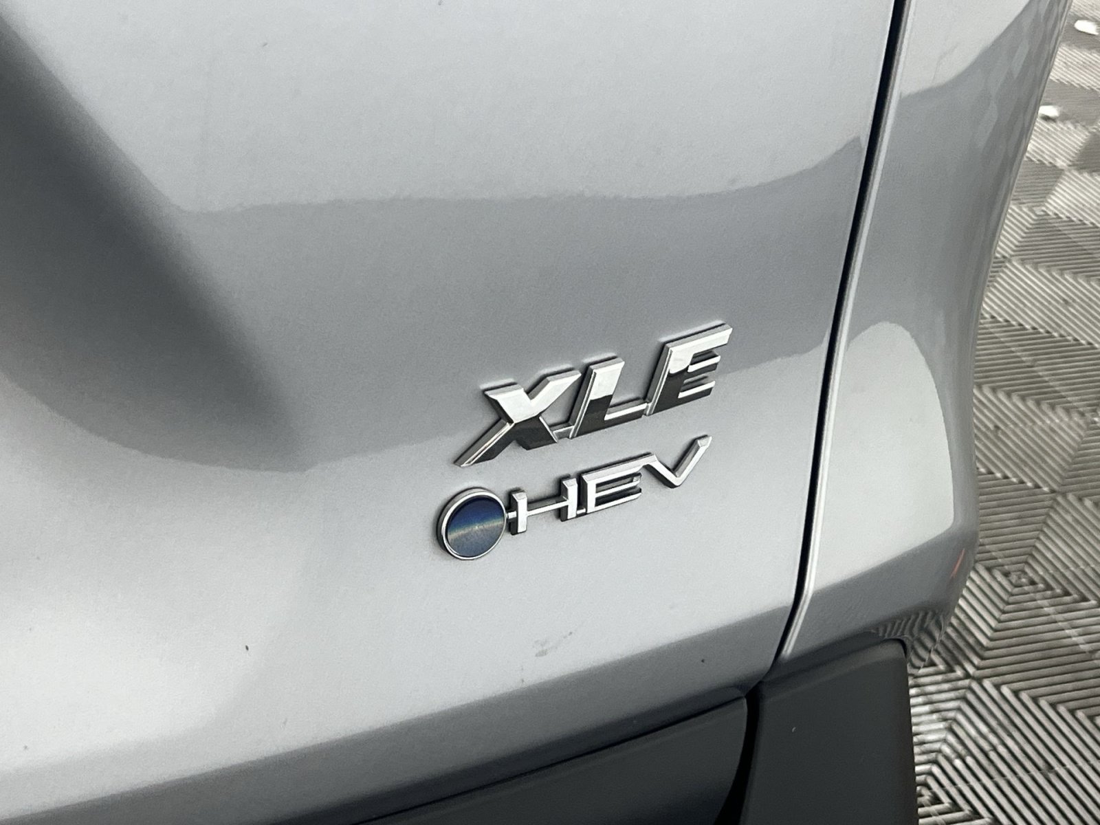 Used 2025 Toyota RAV4 XLE AWD/4WD image 28