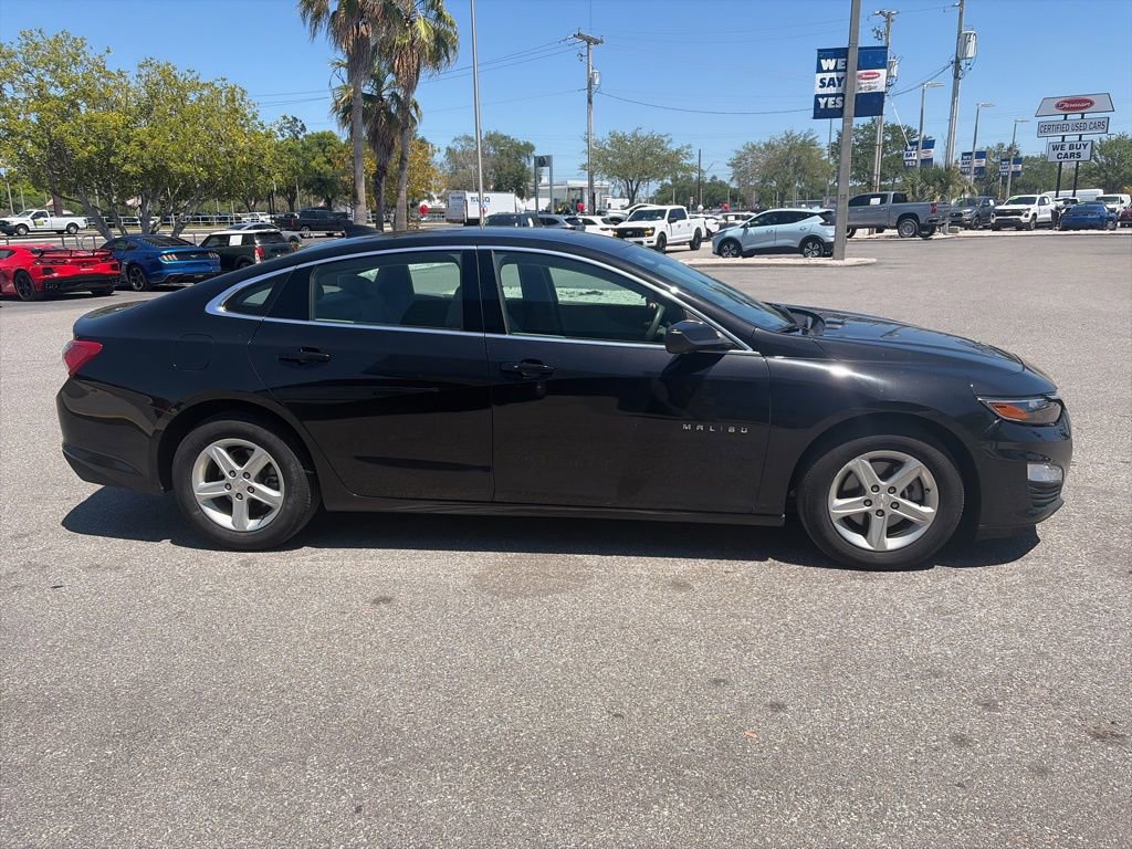 Used 2022 Chevrolet Malibu LT image 4