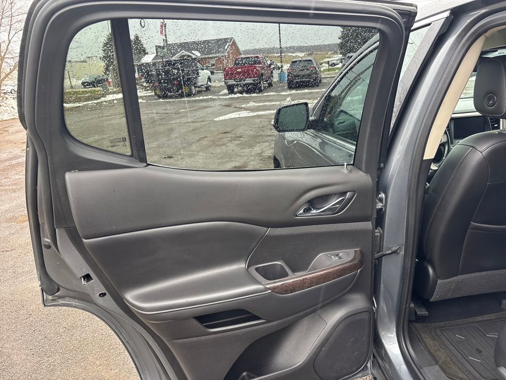 Used 2020 GMC Acadia Denali image 29