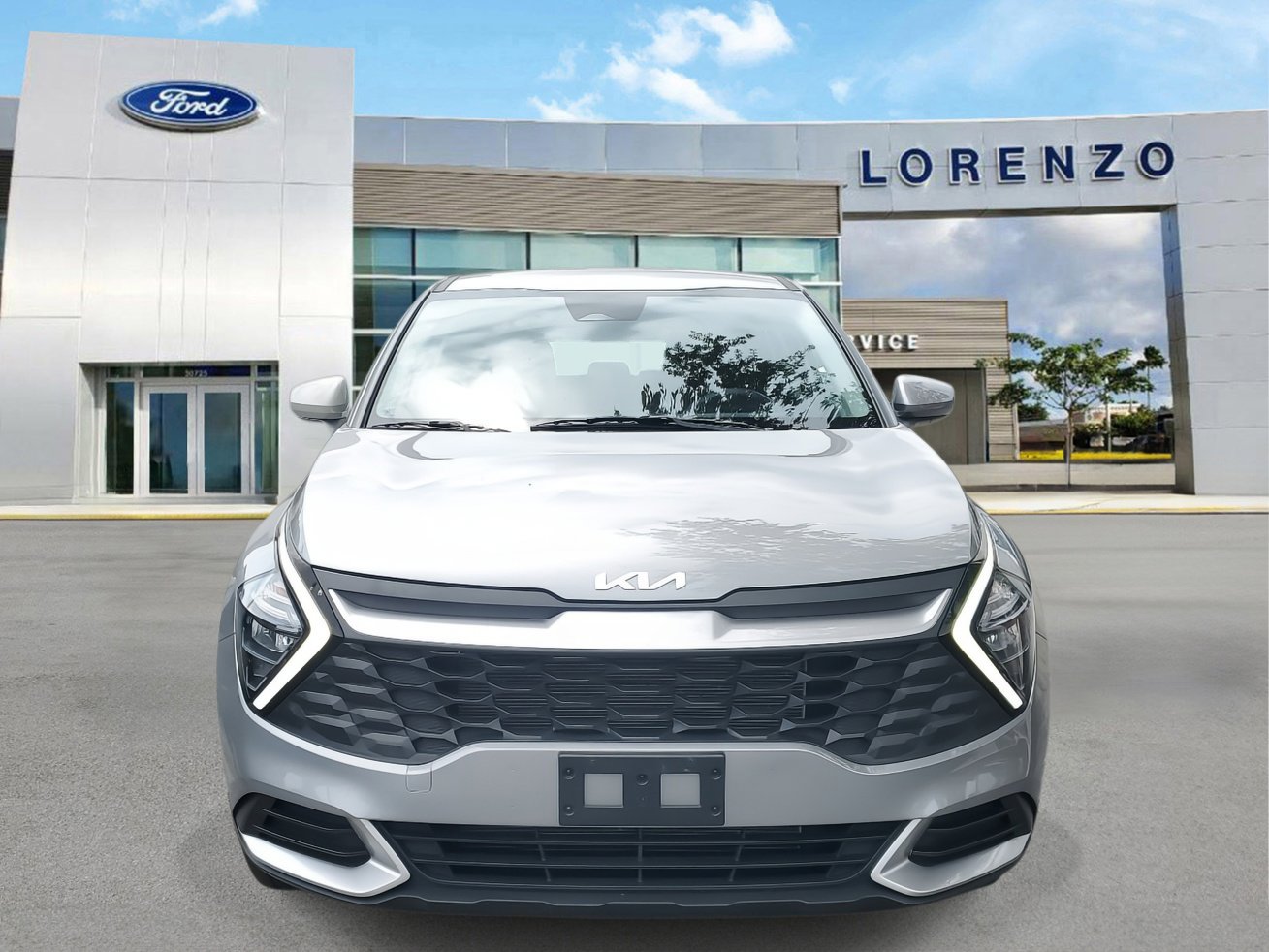 Used 2023 Kia Sportage LX image 2