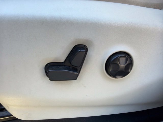 Used 2017 Chrysler Pacifica Limited w/ Advanced Safetytec Group FWD image 27