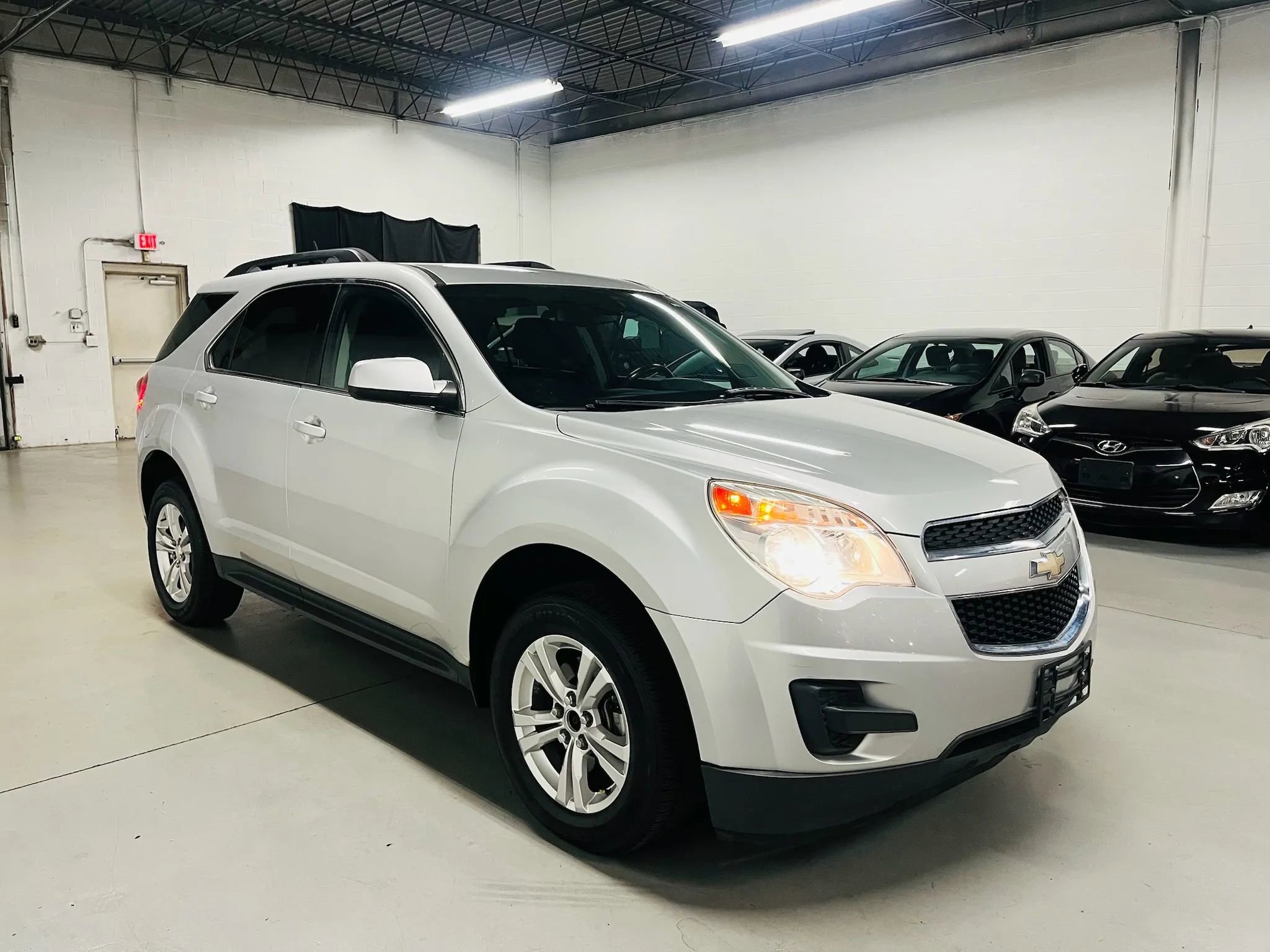Used 2015 Chevrolet Equinox LT w/ Driver Convenience Package image 3