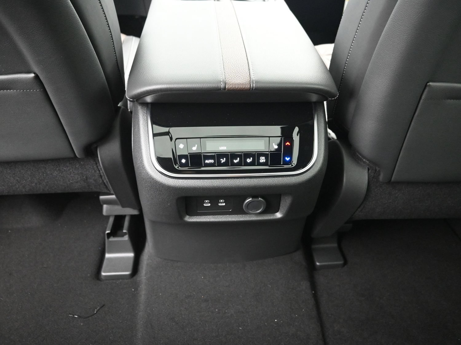 New 2025 Nissan Armada Platinum Reserve AWD/4WD image 21