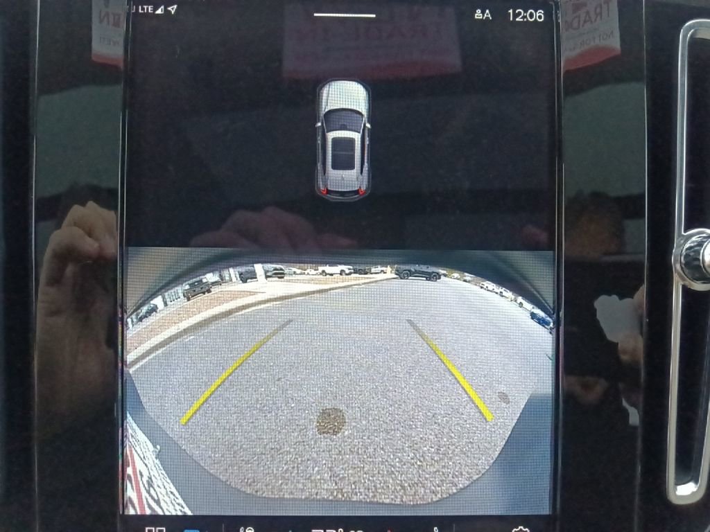 Used 2023 Volvo XC40 B5 Plus w/ Driver Assist Package image 25