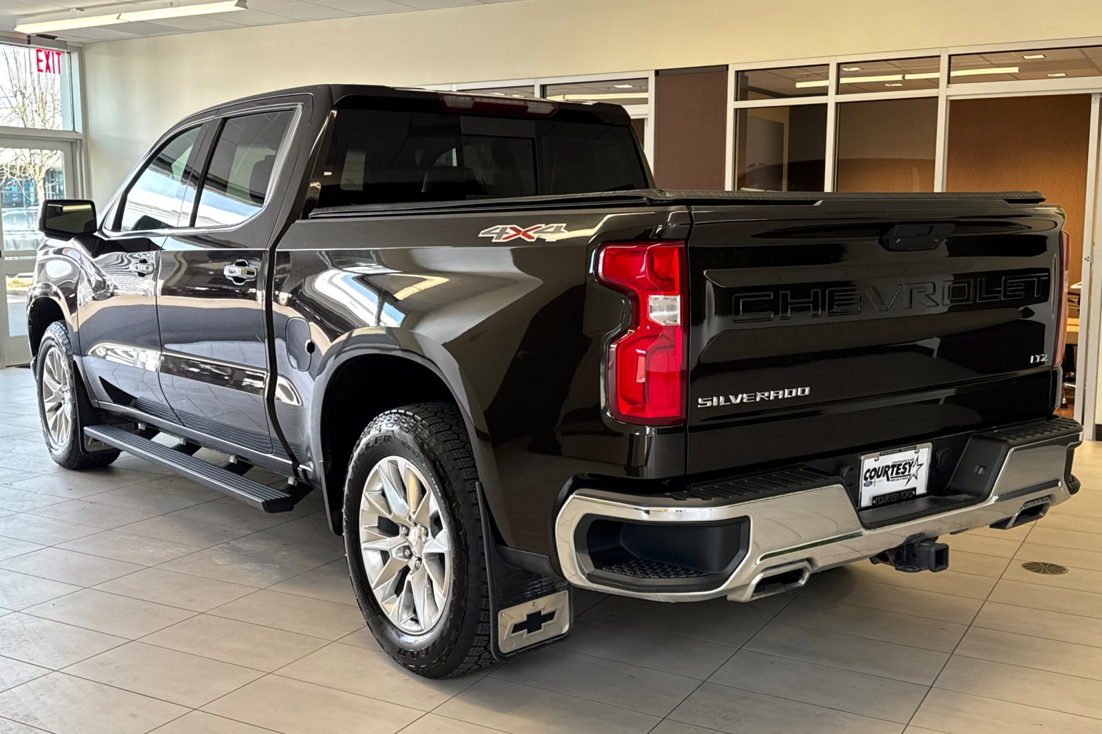 Used 2019 Chevrolet Silverado 1500 LTZ w/ LTZ Convenience Package image 6
