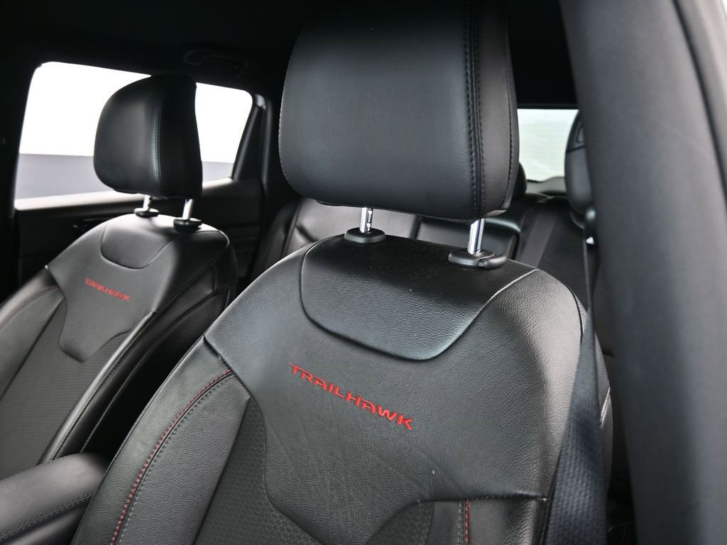 Used 2023 Jeep Compass Trailhawk image 16