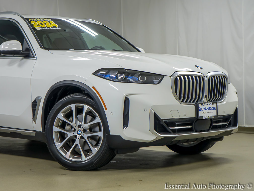 Used 2024 BMW X5 xDrive40i w/ Premium Package AWD/4WD image 3