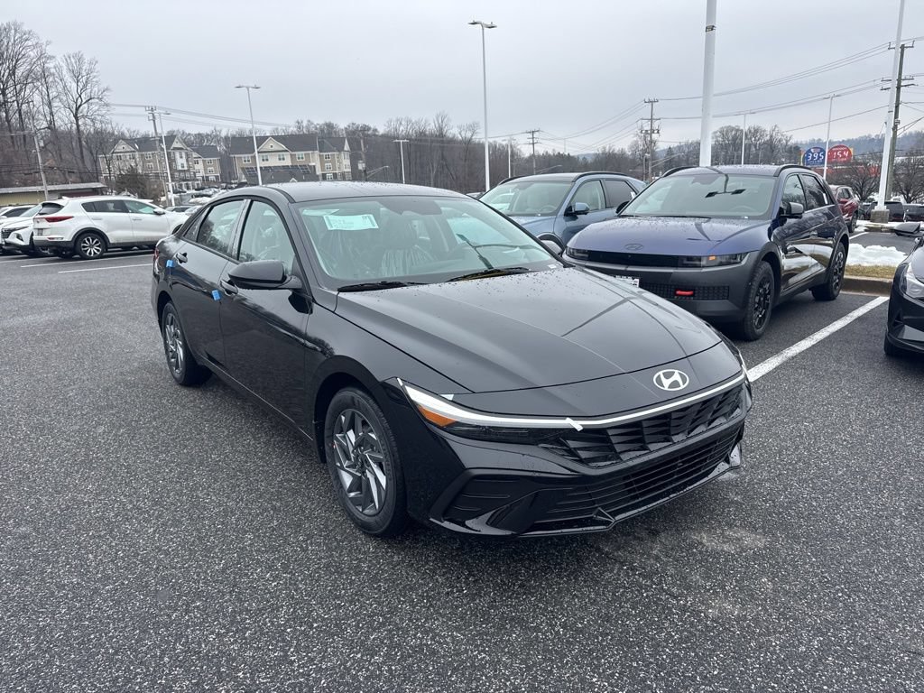 New 2026 Hyundai Elantra Hybrid FWD image 2